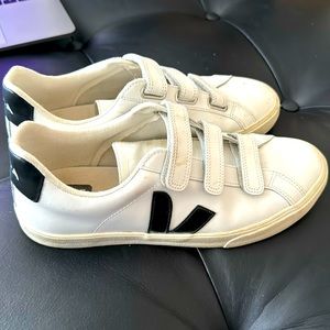 Veja Recife Sneaker white/black size 9